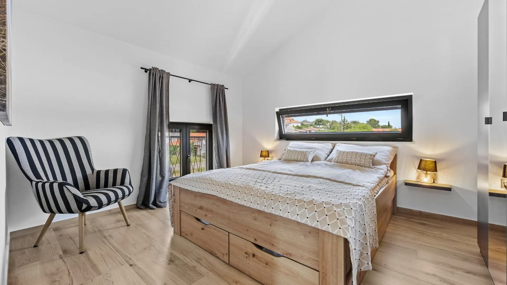 Villa Enja For 8 People Near Pula With Private Pool & Pet Friendly Vintijan