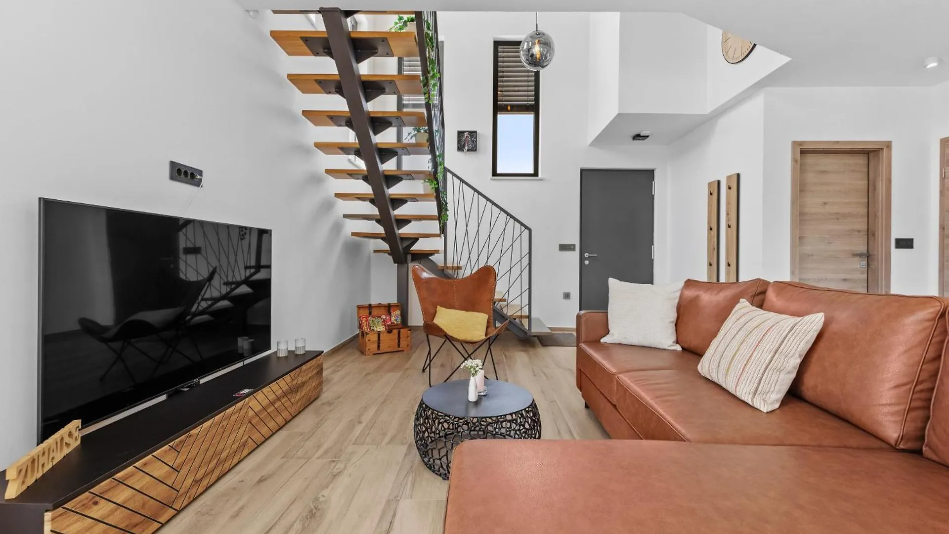 Villa Enja For 8 People Near Pula With Private Pool & Pet Friendly Vintijan
